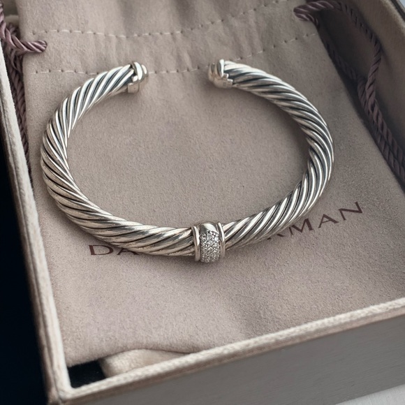 David Yurman Cable Classics Bracelet in Sterling Silver w/ Pavé Diamond Station - Picture 5 of 10